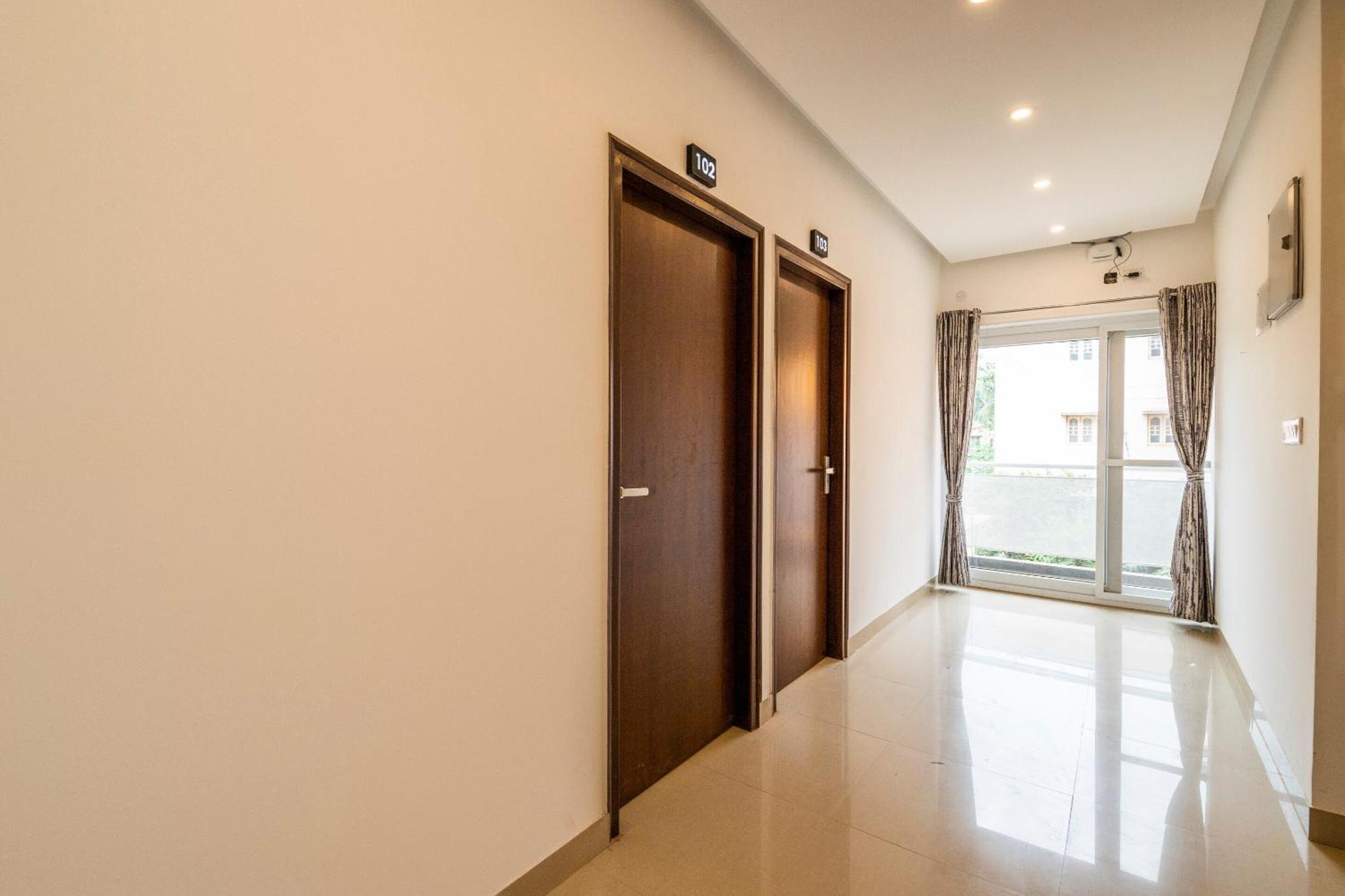 Hotel Super Townhouse Hebbal à Bangalore Extérieur photo